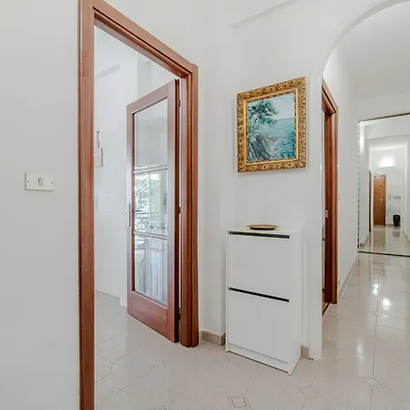 Guesthost - Retreat In Nervi -two Minutes From The * Janov
